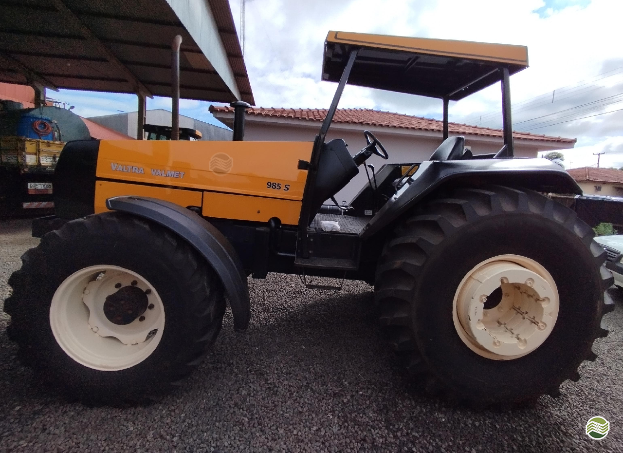 TRATOR VALTRA VALTRA 985 Tração 4x4 Camtrac Máquinas Agrícolas MARIALVA PARANÁ PR